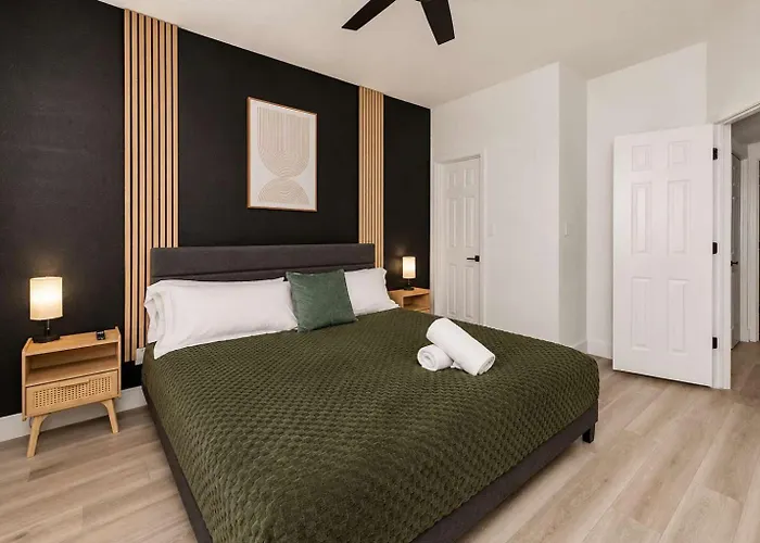 Retreat - 2br With Pool And Gym Scottsdale