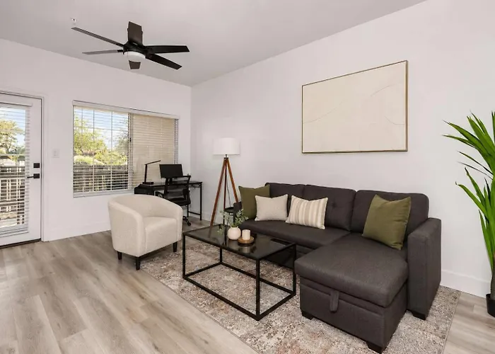 Retreat - 2br With Pool And Gym * Scottsdale