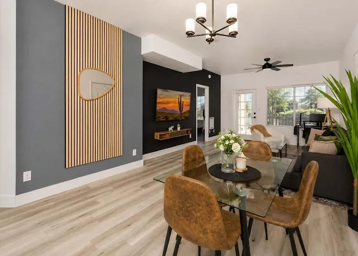 Retreat - 2br With Pool And Gym Scottsdale